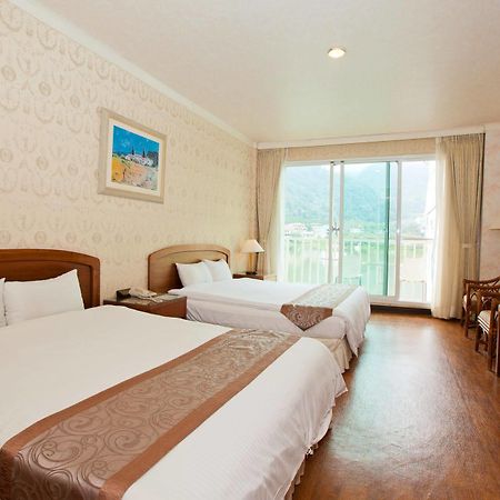 Lakeside Resort Nantou Exteriör bild