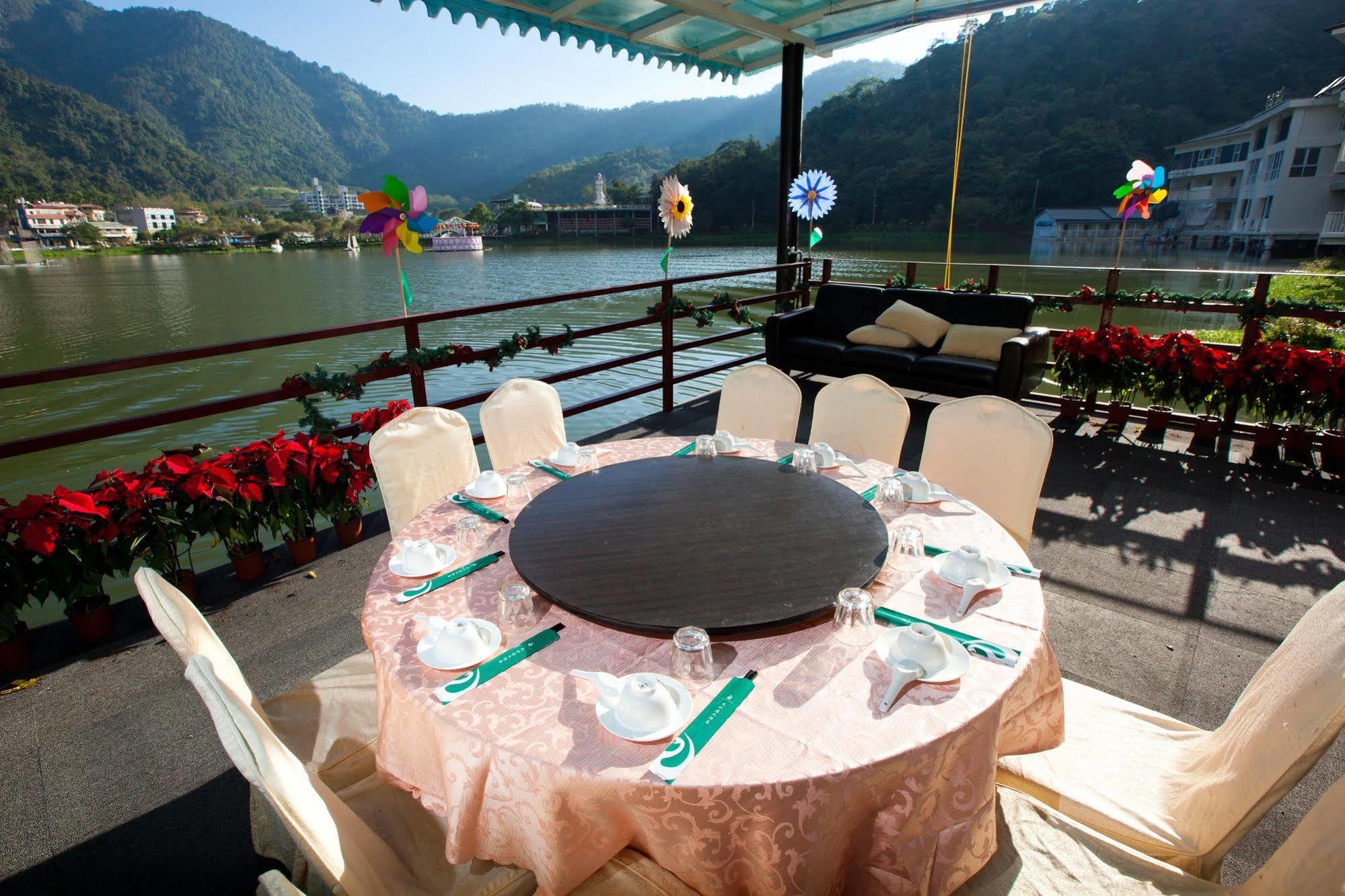 Lakeside Resort Nantou Exteriör bild