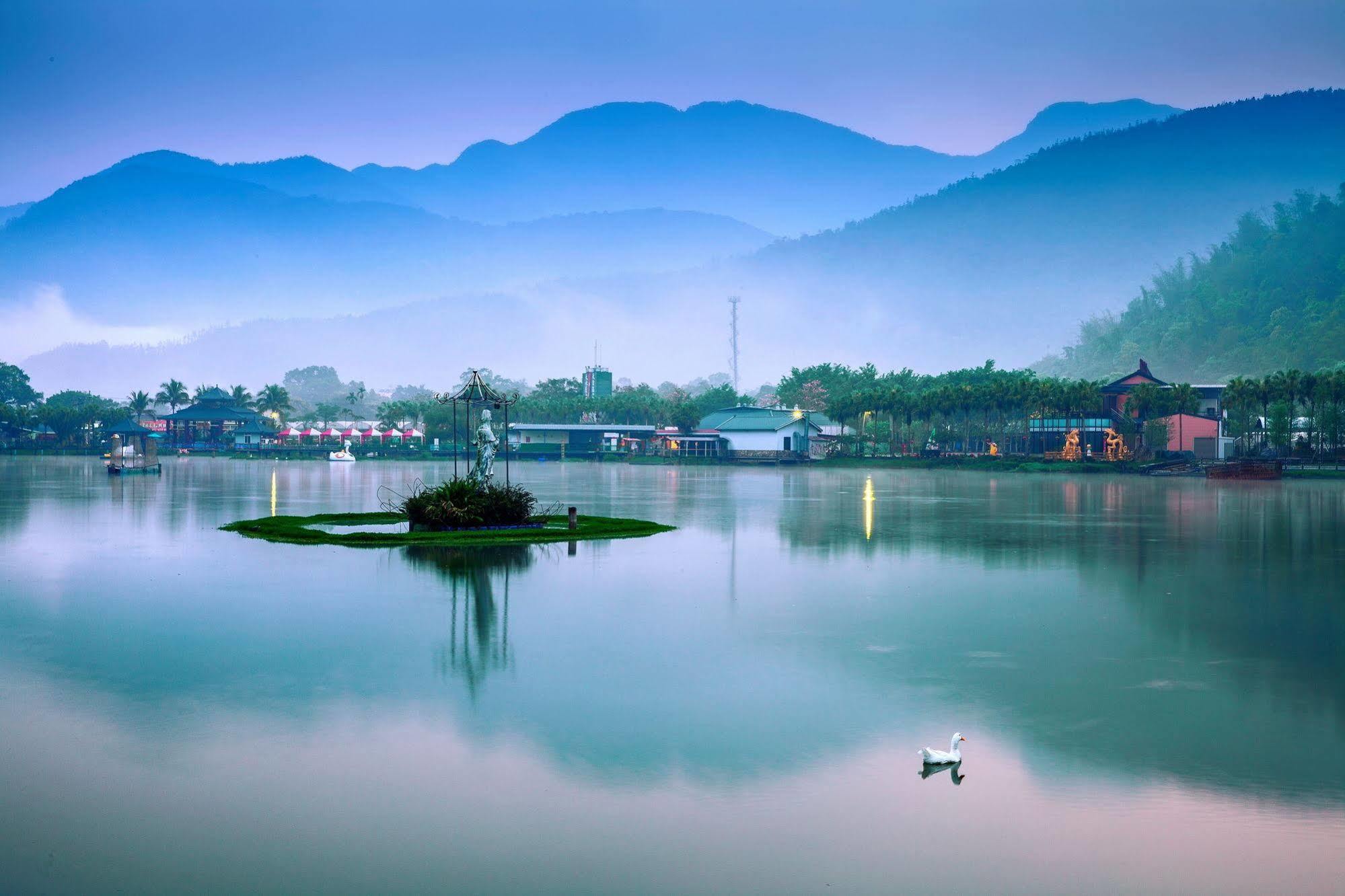 Lakeside Resort Nantou Exteriör bild