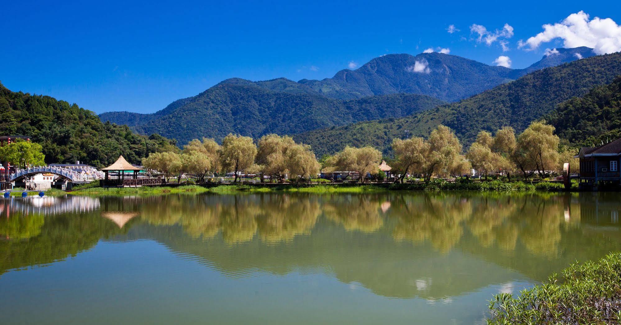 Lakeside Resort Nantou Exteriör bild
